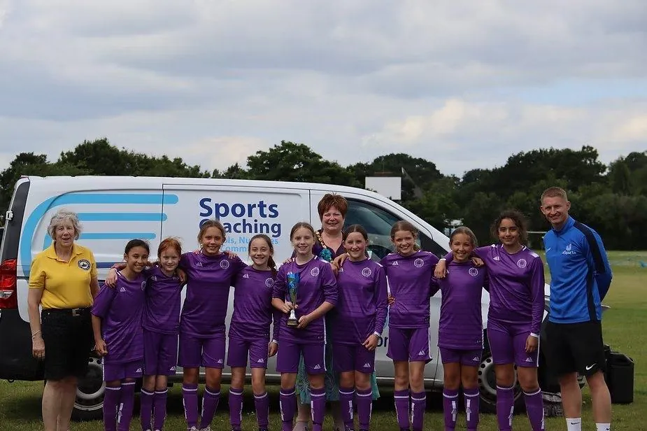 St Paul's Junior School with the Woodley Carnival trophy