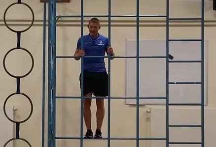 Wall bars safety