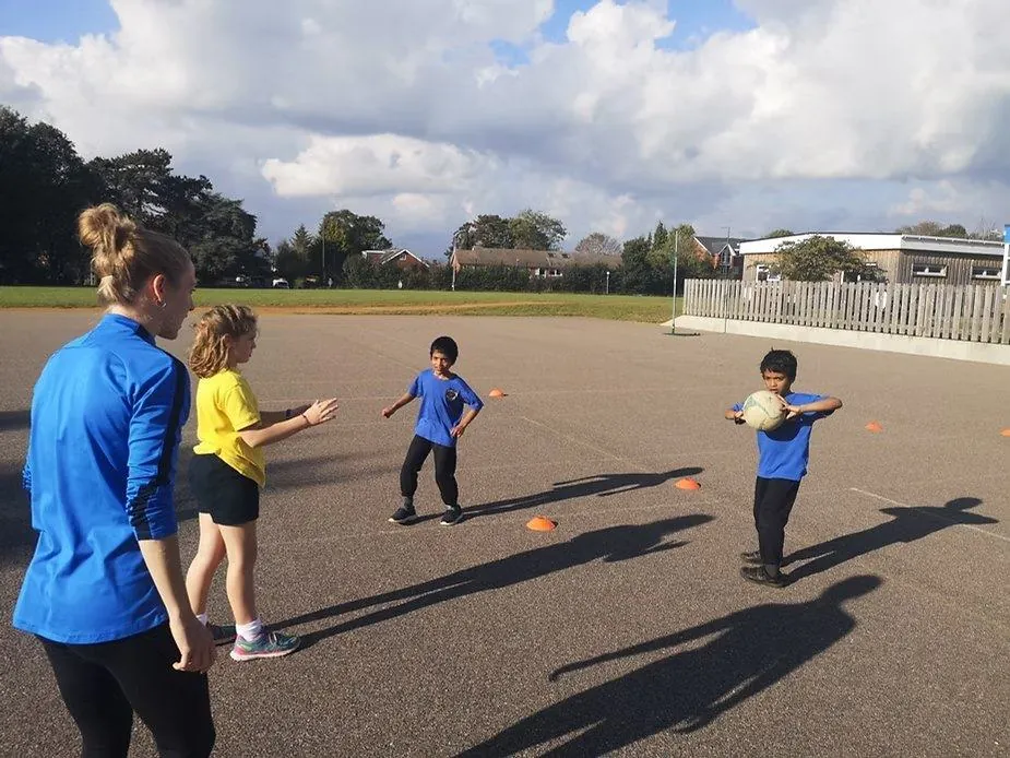 uSports coaching in a primary school