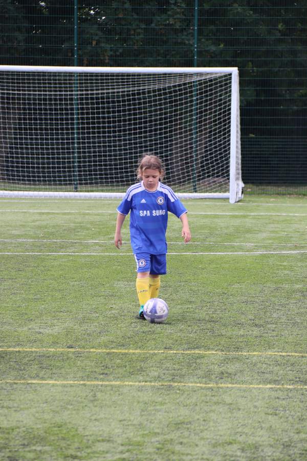 Girls at a uSports girls only football holiday camp